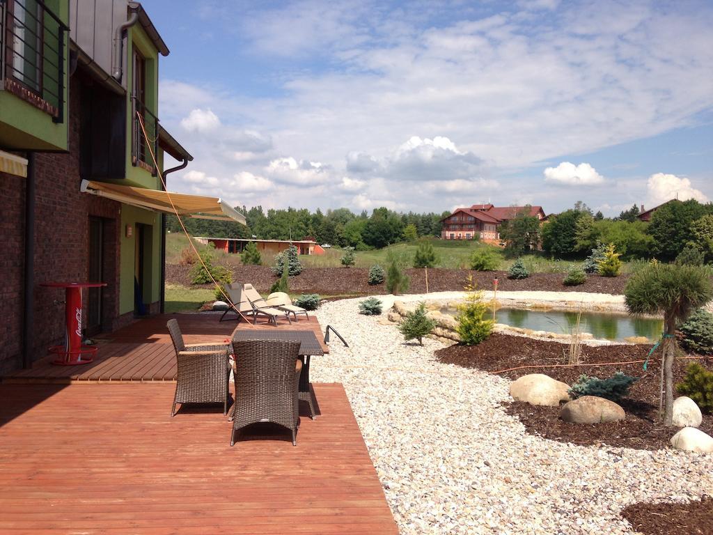 Lake View Apartments Near Golf Resort Kuneticka Hora, Dritec باردوبيتسه الغرفة الصورة