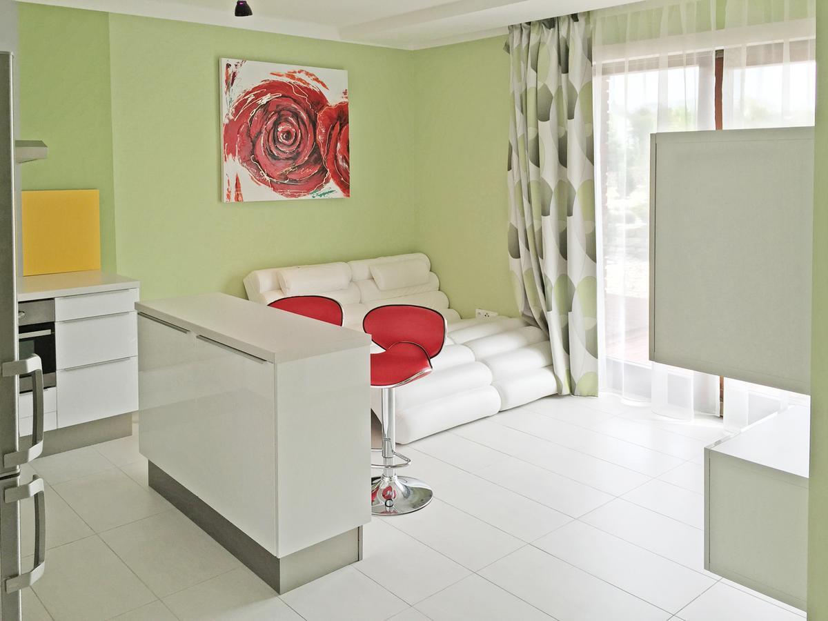 Lake View Apartments Near Golf Resort Kuneticka Hora, Dritec باردوبيتسه المظهر الخارجي الصورة