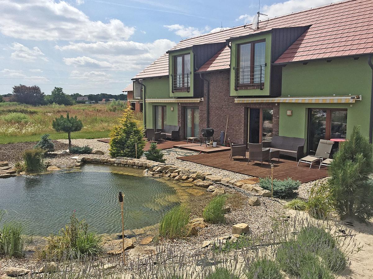 Lake View Apartments Near Golf Resort Kuneticka Hora, Dritec باردوبيتسه المظهر الخارجي الصورة